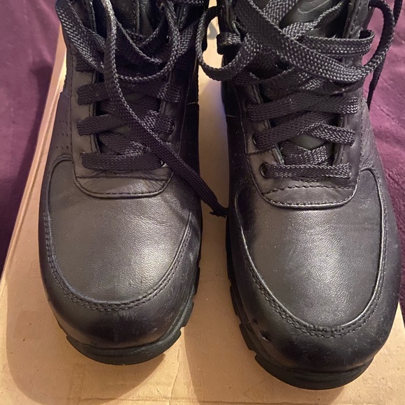 Nike Air Max Goadome size 5.5y/7women - Picture 2 of 7